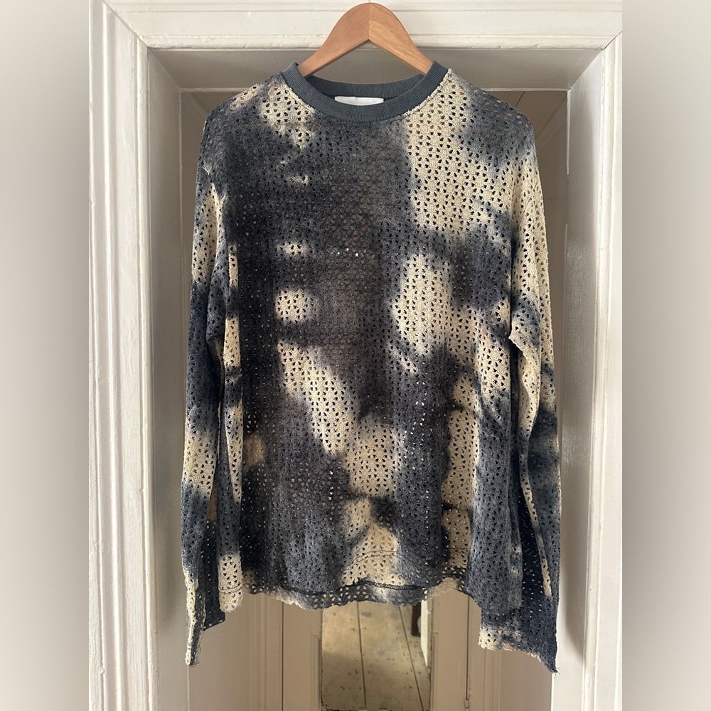 OLIVE Men's Gray and Cream Perforated Top sz M